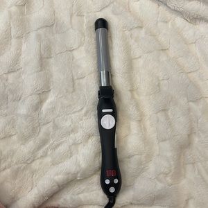 Beachwaver rotating  1 inch curling iron NEVER USED!